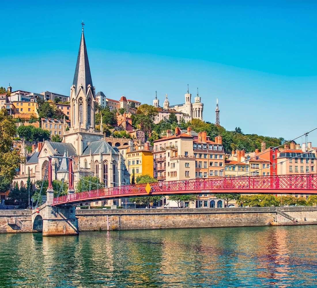 Tours en bus hop-on hop-off à Lyon, France – Bus à toit ouvert, attractions principales et annulation gratuite en 2026